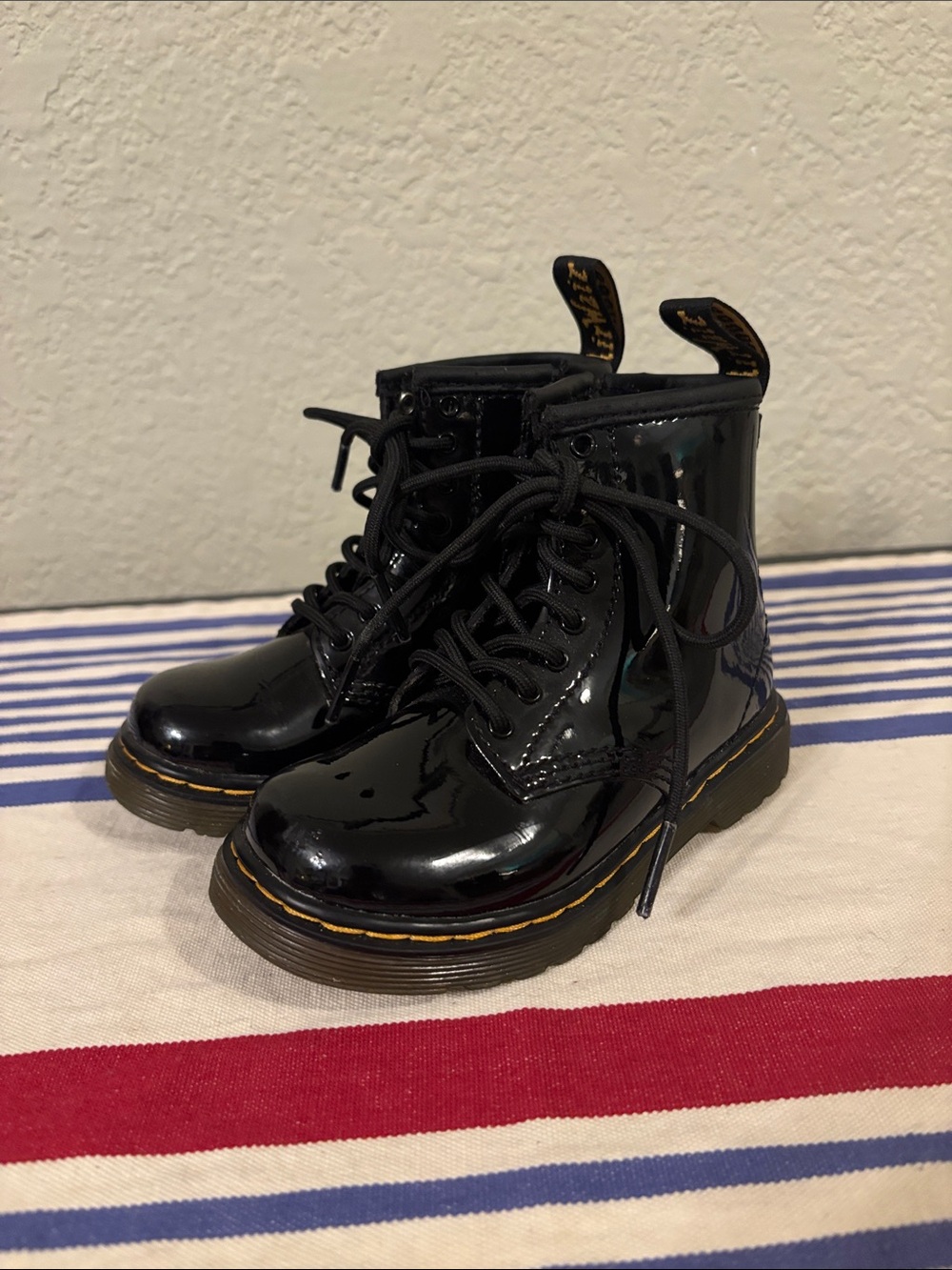 Dr. Martens Kids Black Patent Leather Lace-Up Boots